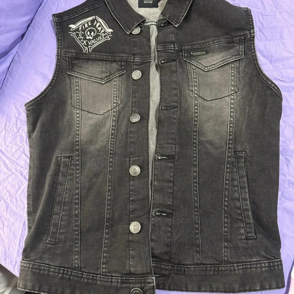Jeans jacket - Picture 1 of 3